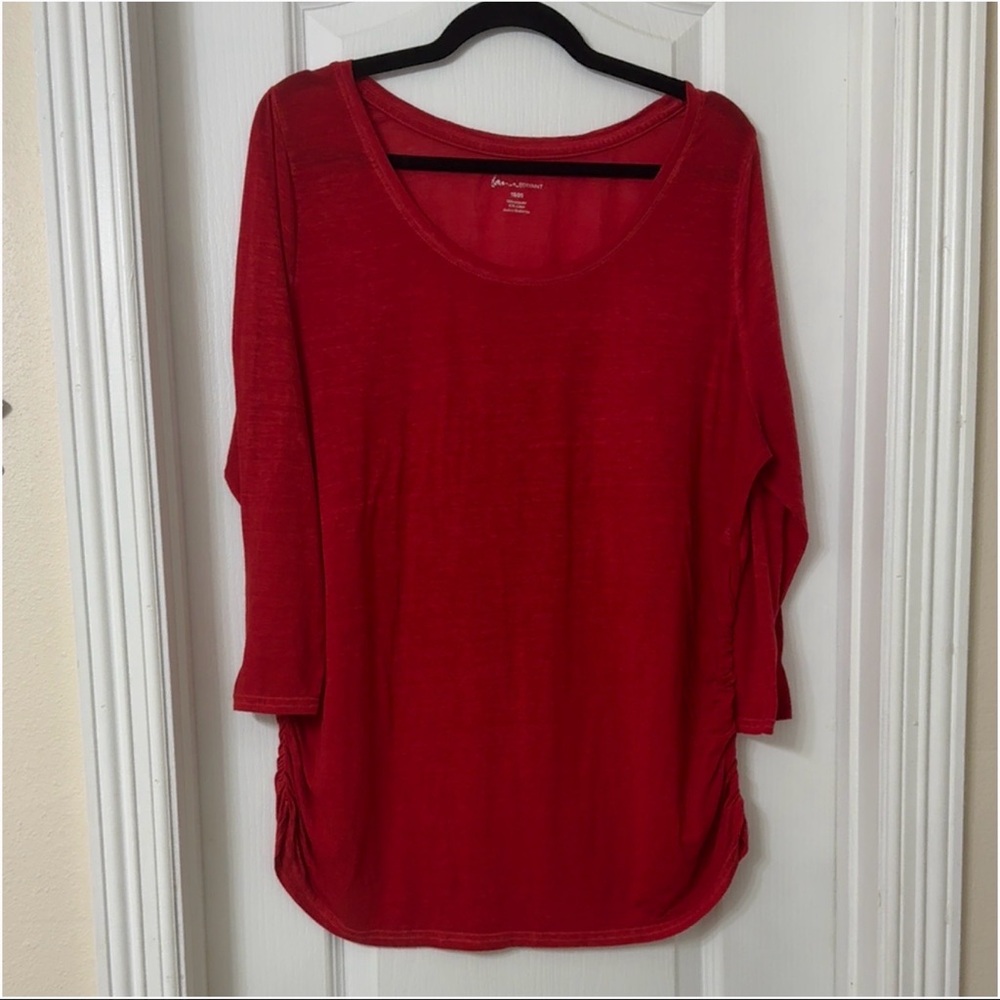Lane Bryant red women's top 3/4 sleeves scoop neck rouching side size of 18/20